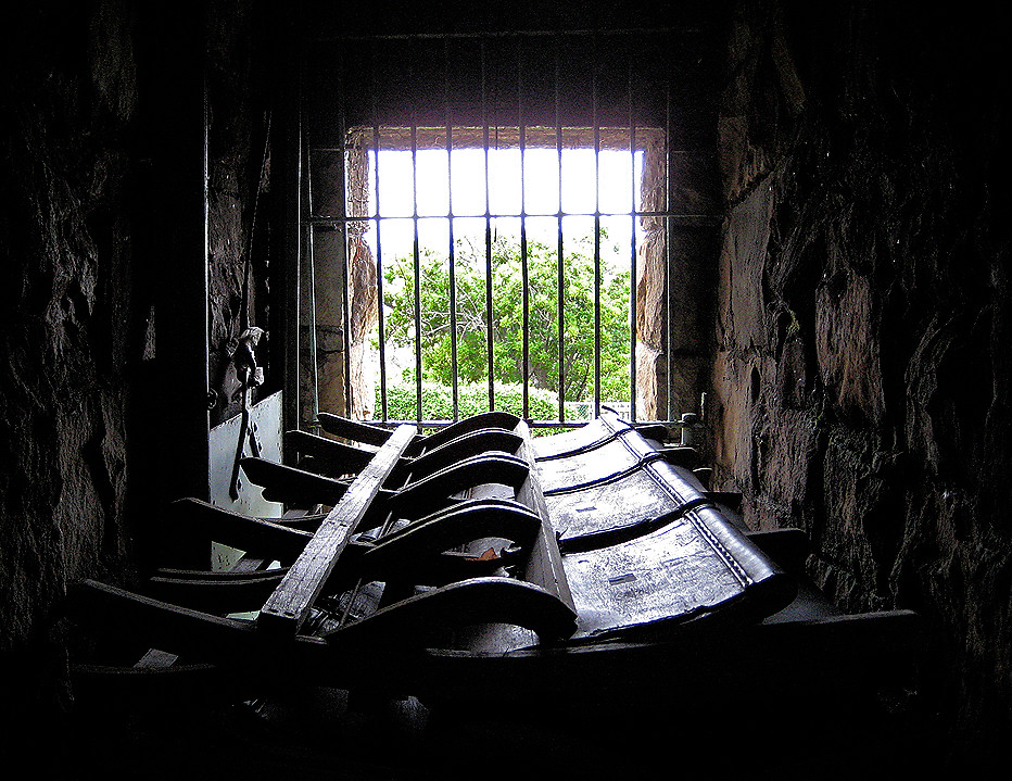 Abandoned Rhodes Zoo Lions Den window Some benches used … Flickr
