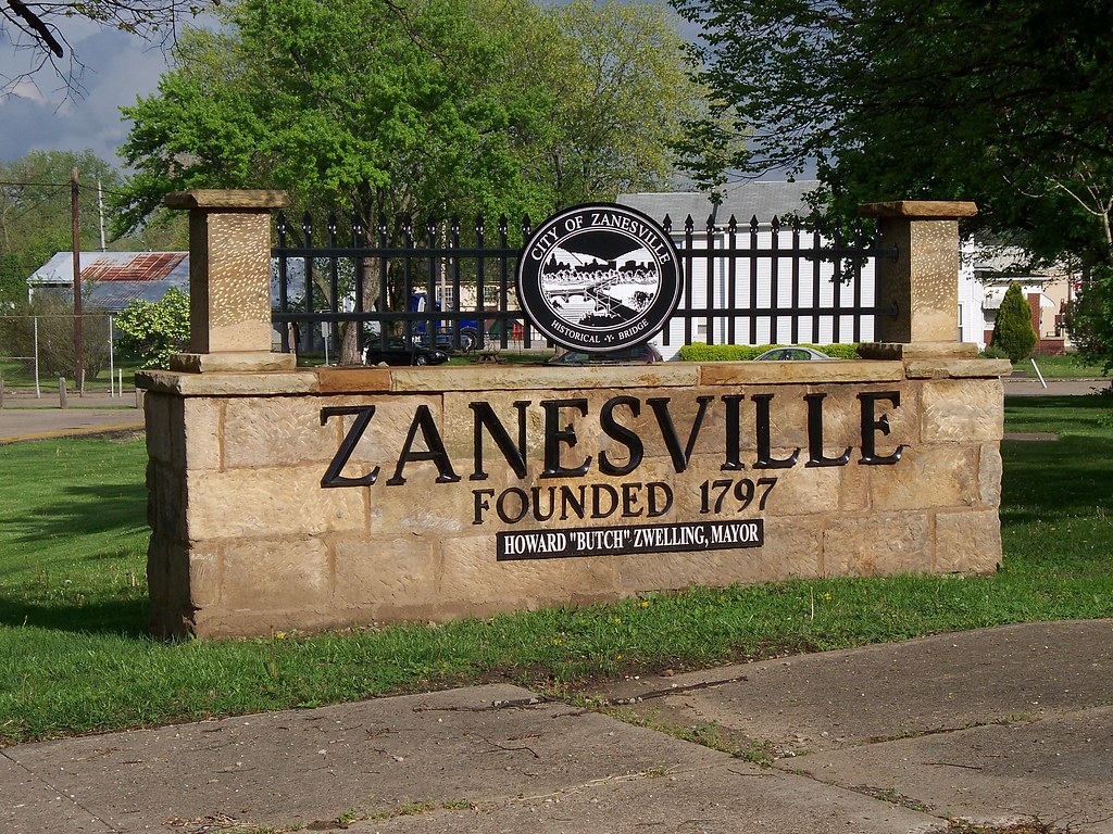 OH Zanesville Entrance Entrance to Zanesville, Ohio. Boy… Flickr