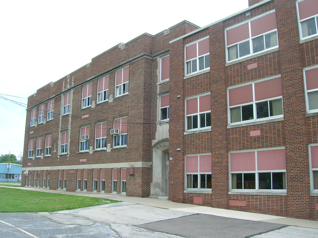 0708 Edgewater SchoolToledo, Ohio (21) Aaron Turner Flickr