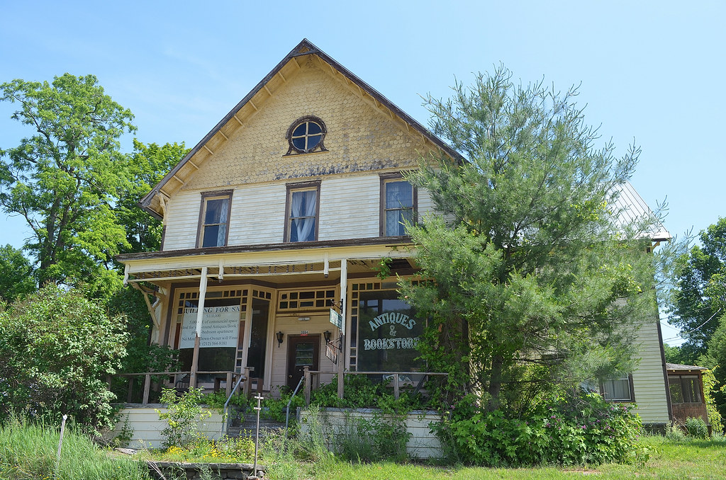 Preston Hollow Store An empty store in Preston Hollow, NY … Flickr