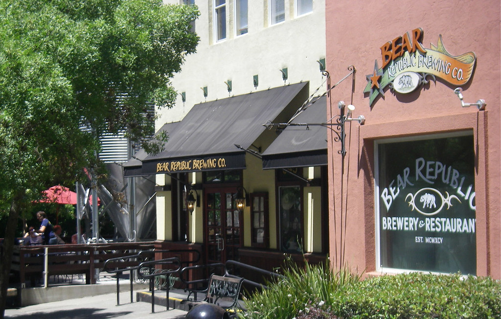 Bear Republic Brewery Outside Bear Republic Brewery in Hea… Flickr