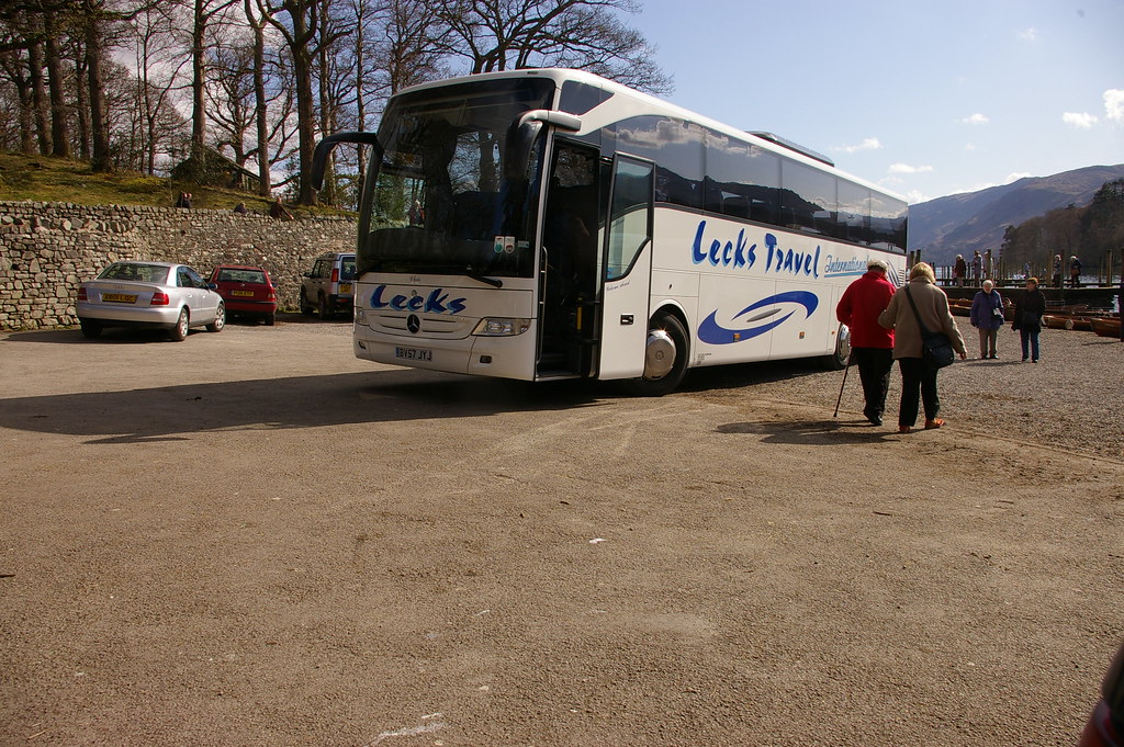 Mercedes Bus Mercedes touring bus at Derwent Water, Keswic… Flickr
