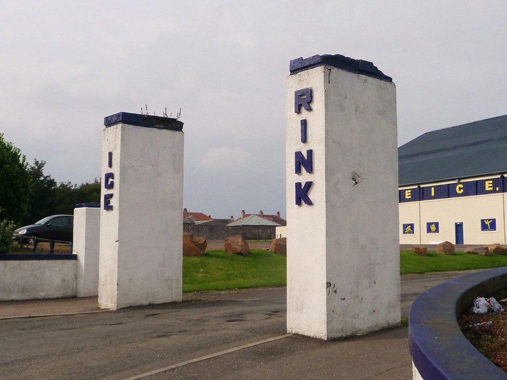 Kirkcaldy Ice Rink, Gate Piers a photo on Flickriver