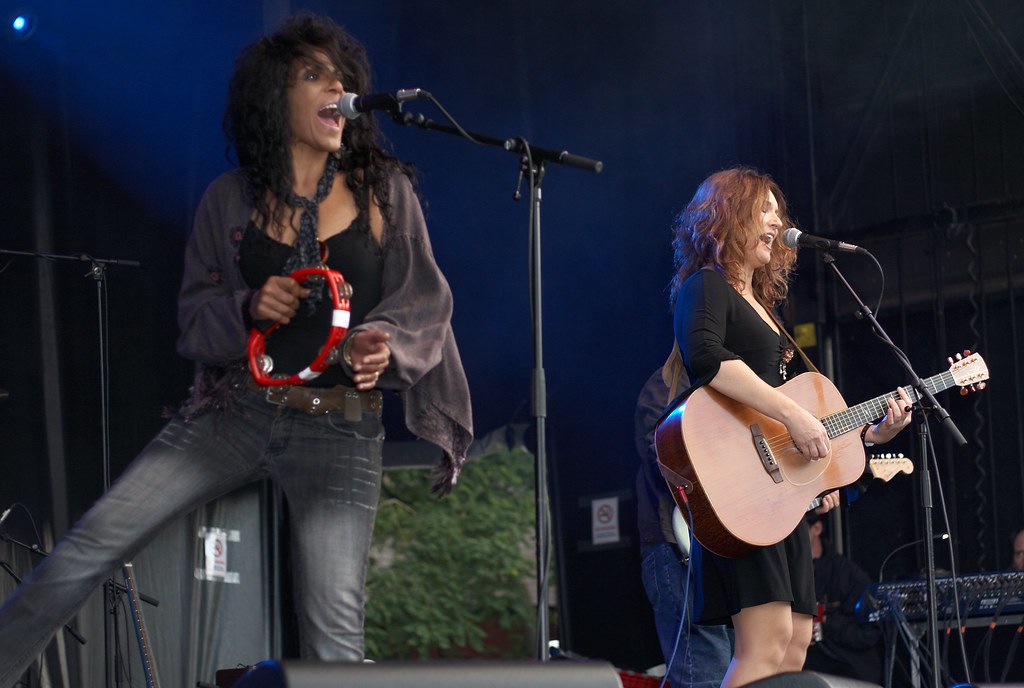 Lisa Mills and Mo Birch at Oswestry Music Live 2008 Flickr