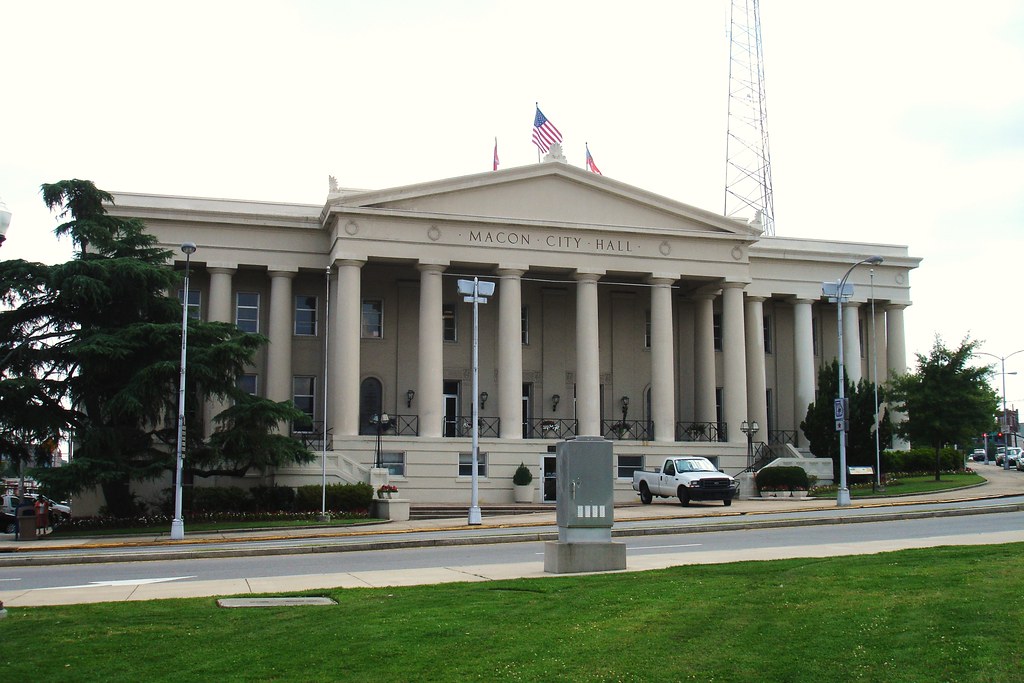 MACON CITY HALL I wanted to shoot a good panoramic of the … Flickr