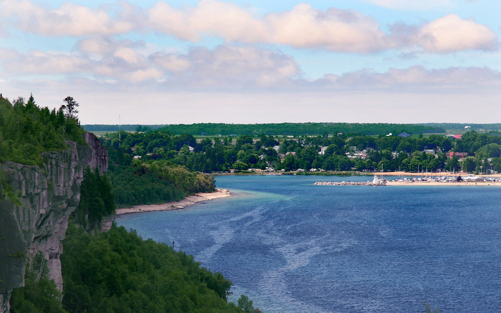 Lion's Head lookout High atop the cliffs on the Bruce Trai… Flickr