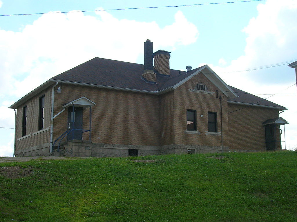 081208 Hopedale High SchoolHopedale, Ohio (1) Aaron Turner Flickr