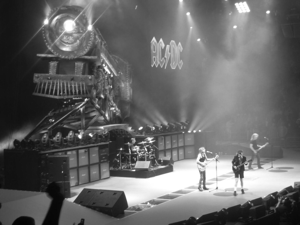 AC/DC live Madison Square Garden 2008 A pretty big prop