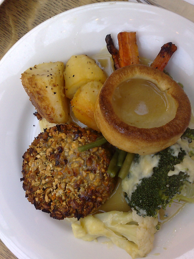 Red Lion Ealing, Sunday roast Vegetarian roast lunch in th… Flickr