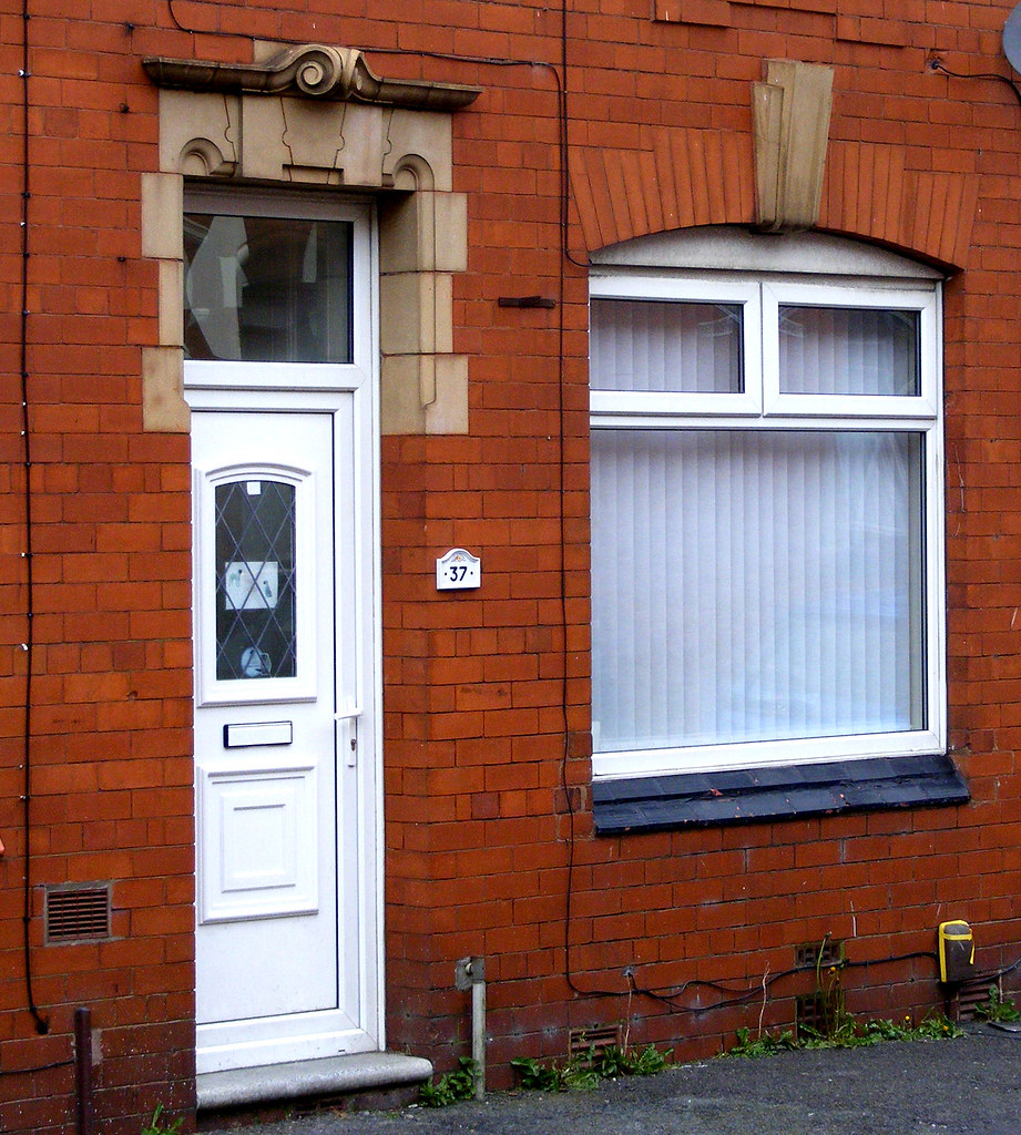 Doorway 2 Briscoe St Briscoe St, off Bar Gap Rd consists o… Flickr