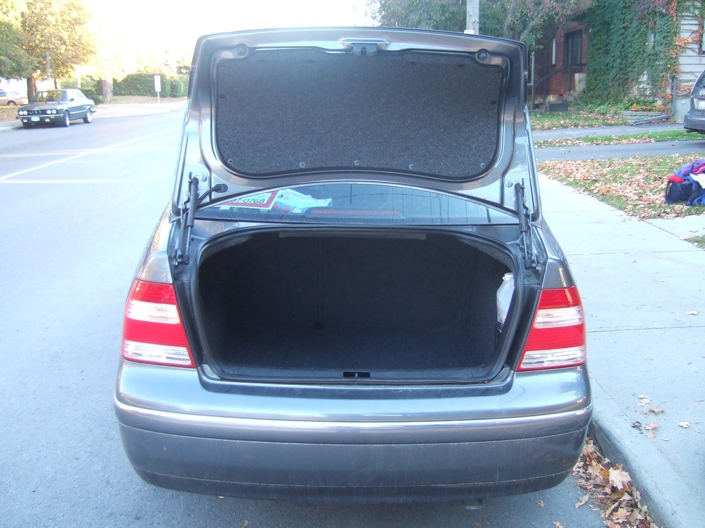 trunk_open vw_jetta Flickr