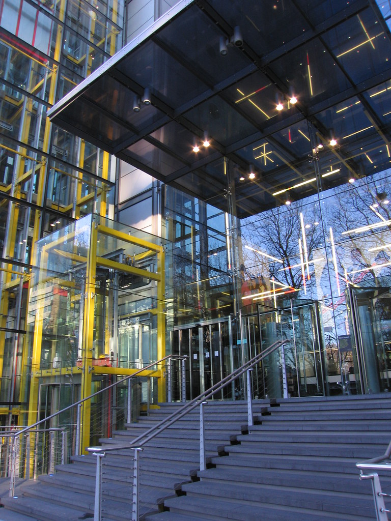 IMG_8533 marks & spencer headquarters by richard rogers (l… Flickr