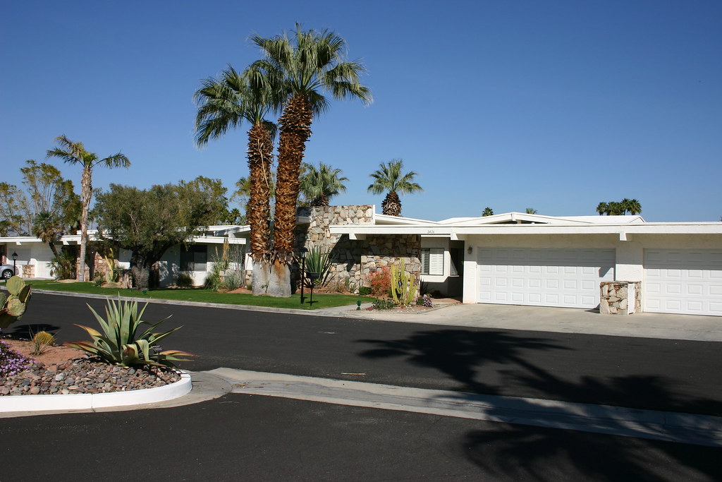 Canyon Estates, Palm Springs, 1970. steve_treinen Flickr