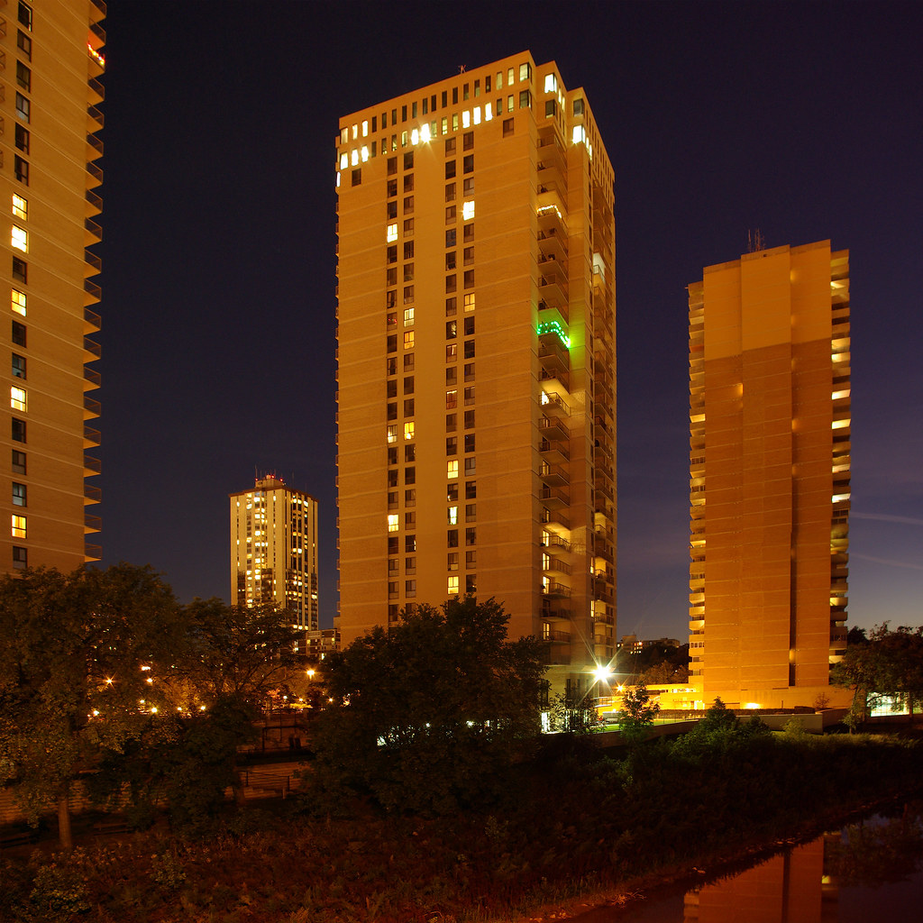 Large Apartment Buildings Osborne Village, Winnipeg, Manit… Flickr