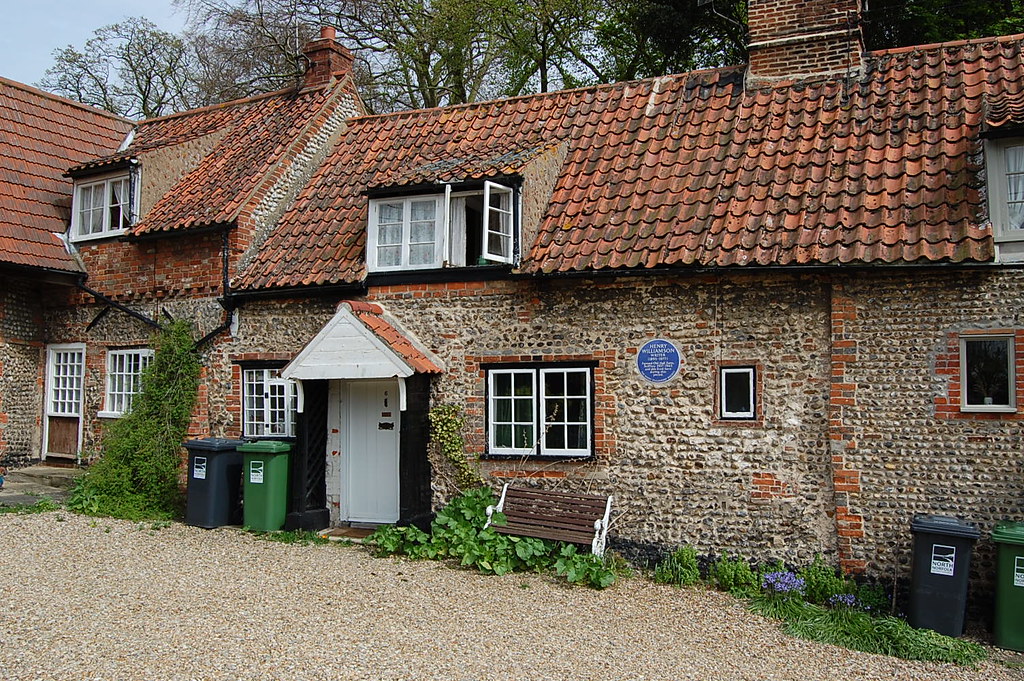 Henry Williamson's Cottage Henry Williamson's cottage in S… Flickr