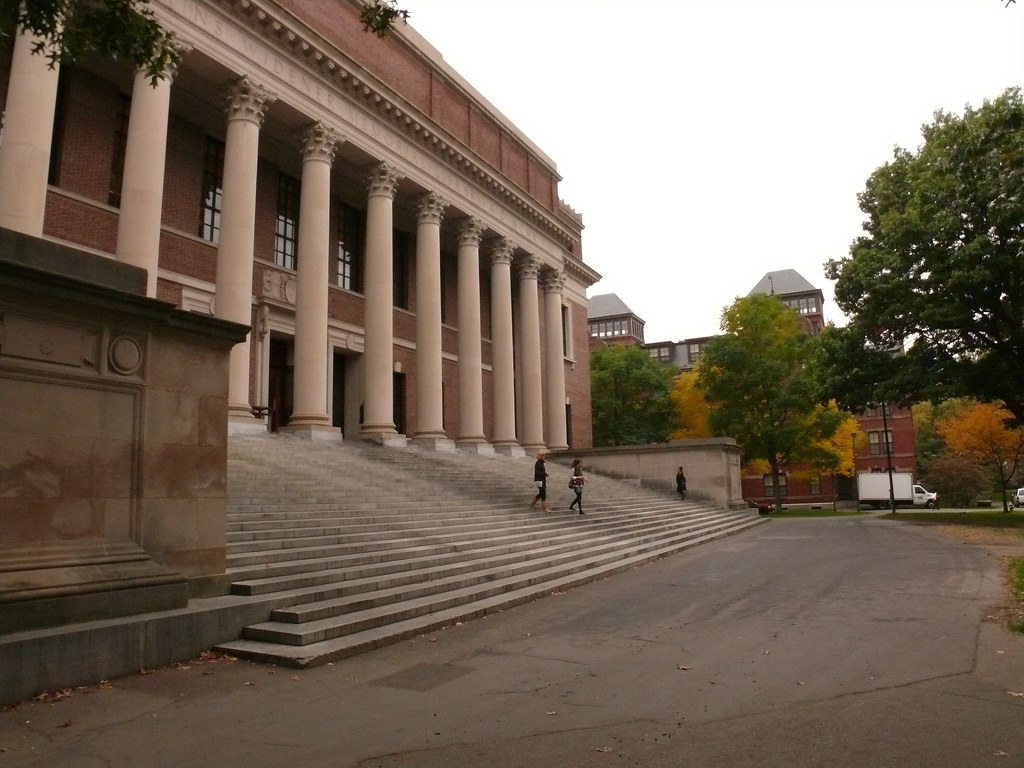 Widener Library at Harvard C'est la Bibliothèque Widener