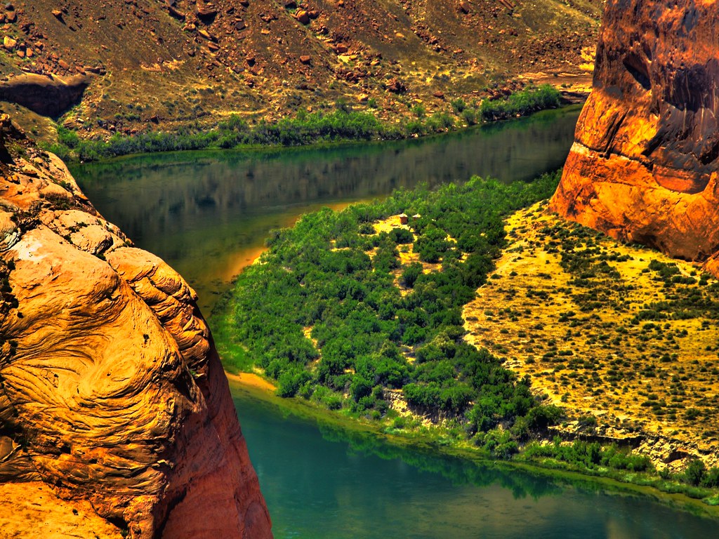 Horseshoe Bend in HDR Still playing with old vacation phot… Flickr