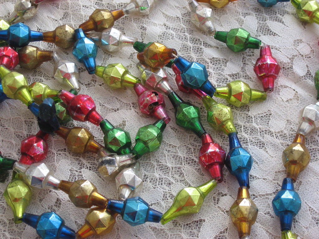 Vintage multicolored glass bead Christmas garland I was lu… Flickr