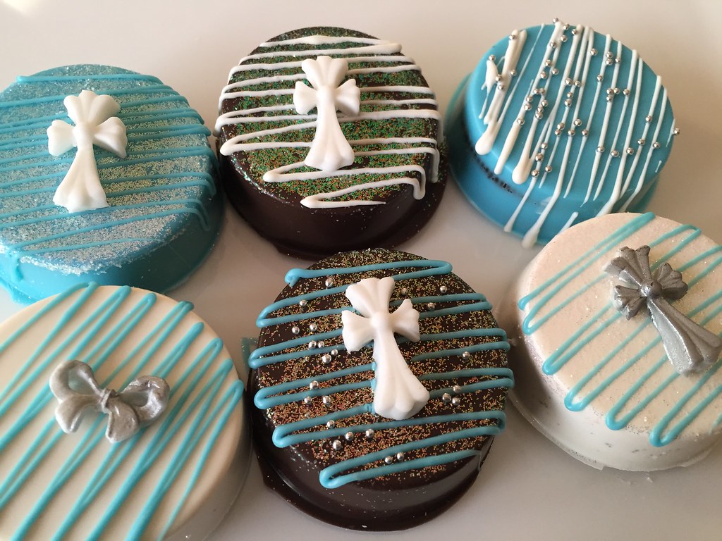 Oreos Cupcake KITSCHen Custom Desserts www.TheCupcakeKITSC… Flickr