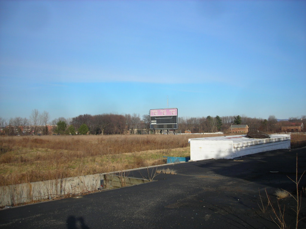 The abandoned Heritage Park in Colonie, New York The aband… Flickr