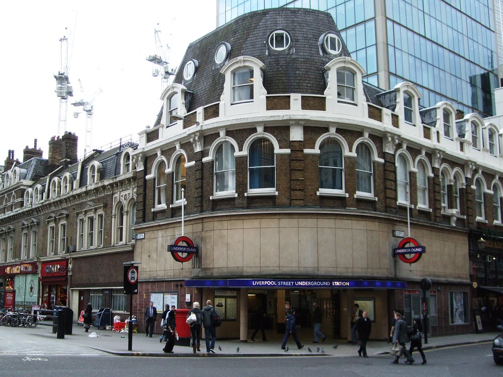 Liverpool Street tube station This is just the tube statio… Flickr