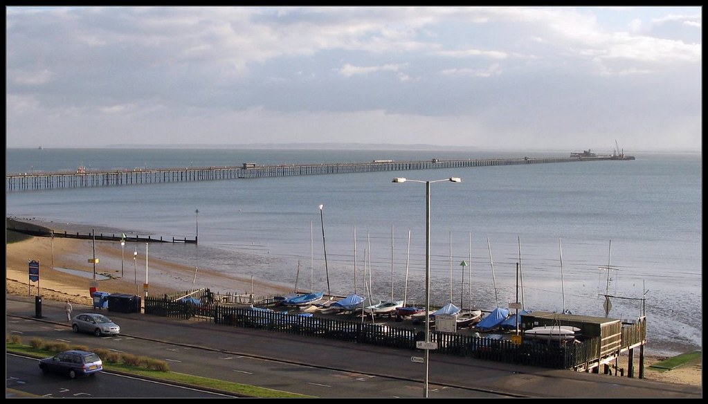 Alexandra Yacht Club Pier and Boat Yard SouthendonSea … Flickr