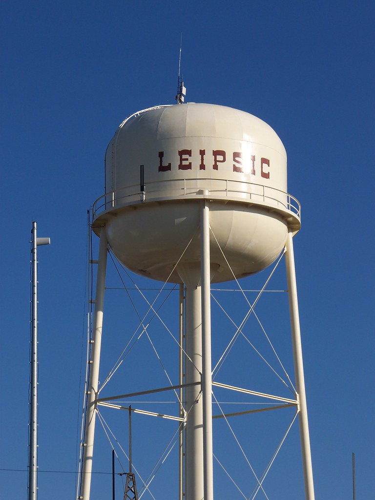 OH Leipsic Water Tower Water tower in Leipsic, Ohio. Flickr