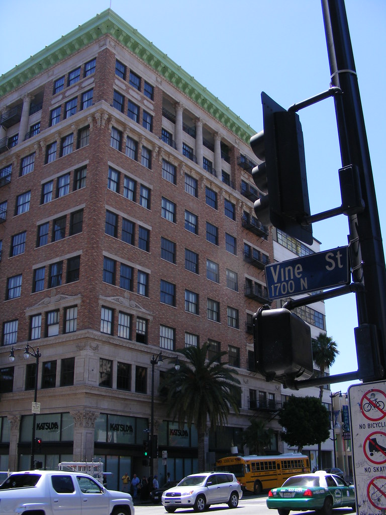 Hollywood And Vine Sign The corner of Hollywood and Vine. Flickr