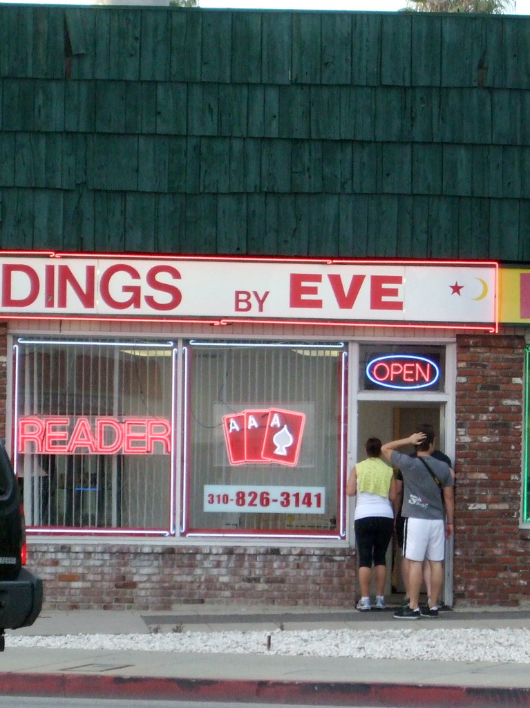 The Great Los Angeles Walk 2008 Some walkers stop to see w… Flickr