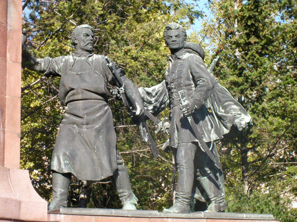 Statues Outside Parliament. Mark Fonseca Rendeiro Flickr