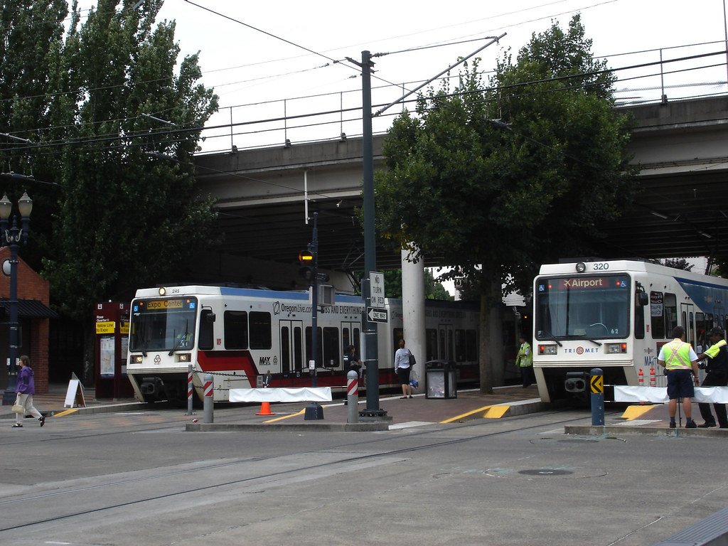 Work on the Steel Bridge detours Westbound Yellow Line tr… Flickr