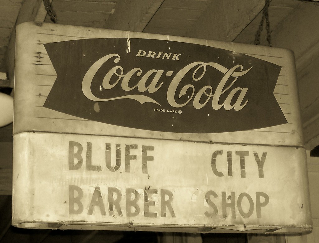 bluffcitysign Sign at the Bluff City Inn built in 1885 Euf… Flickr