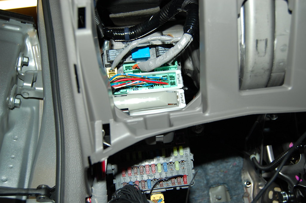 Remote Starter in 2008 Honda Civic Fuse block and wiring j… Flickr
