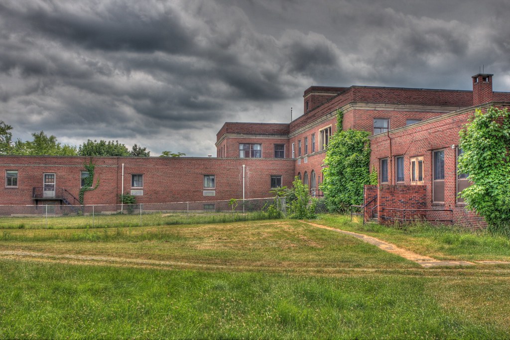 1106 Hill View Manor 04 Image of Hill View Manor, the haun… Flickr