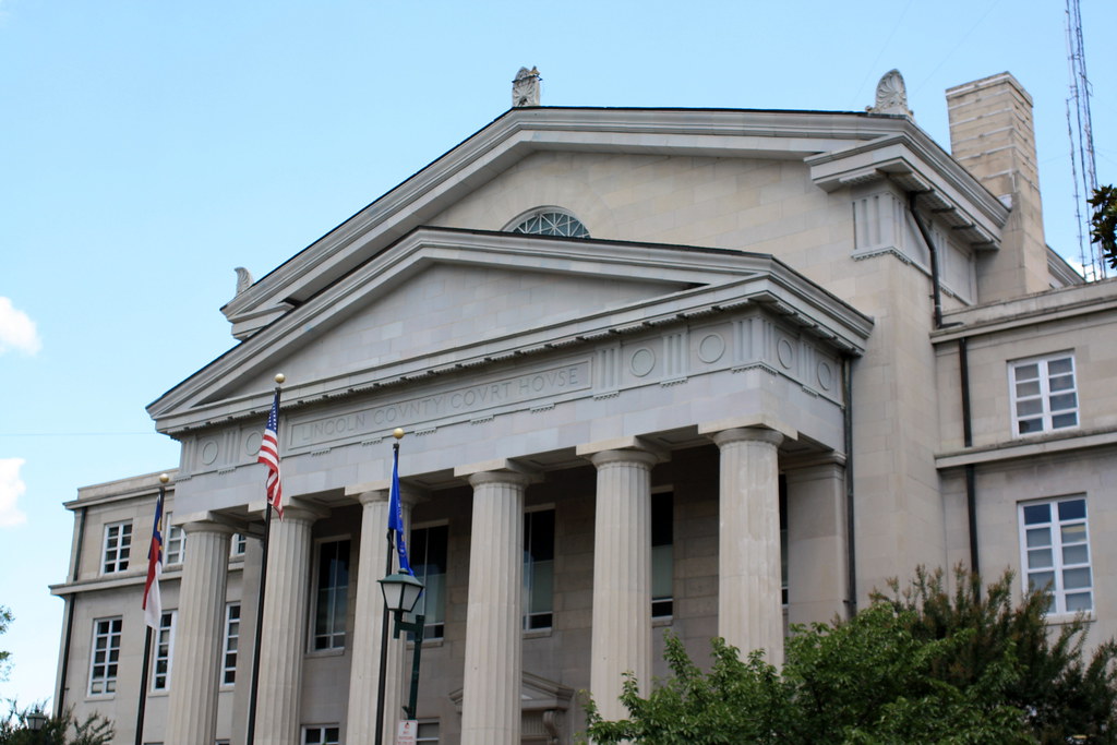 Lincoln County Courthouse Lincoln County Courthouse in Lin… Flickr