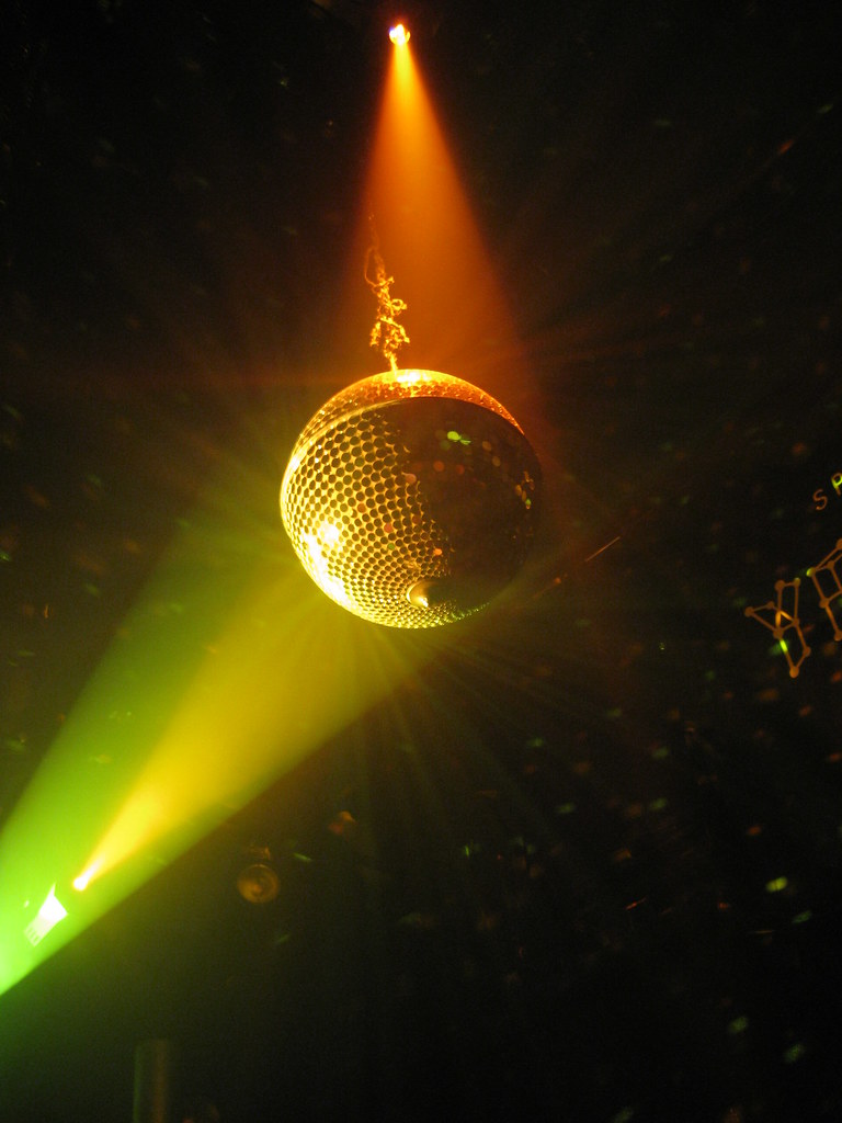 Space lab YELLOWfinal day/Mirror ball Space Lab YELLOWfi… Flickr