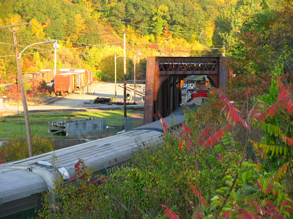 Train Trestle, Bellows Falls VT Headed South. elefanterosado Flickr