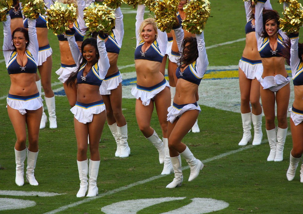 Go Chargers! The San Diego Charger Cheerleaders try to get… Flickr