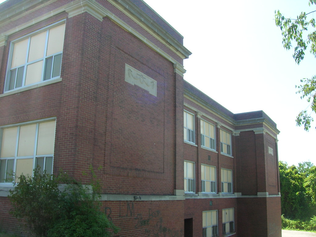 082008 SchoolYoungstown, Ohio (9) Aaron Turner Flickr