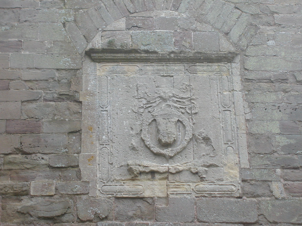 324 Raglan Castle Grand Hall Coat of Arms Presumably the… Flickr