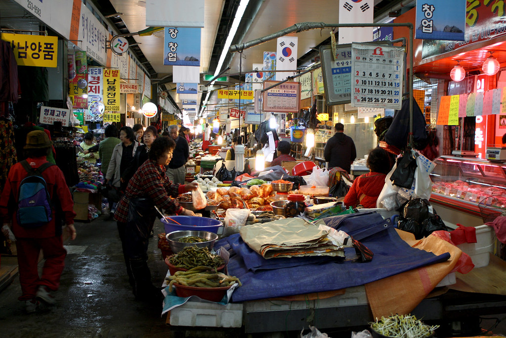Traditional South Korean Market This was inside of the Tra… Flickr