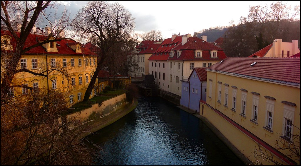 Canal de Kampa Vista del canal que separa la isla de Kampa… Flickr