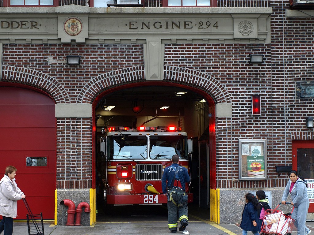 E294 FDNY Firehouse Engine 294 & Ladder 143, Richmond Hill… | Flickr