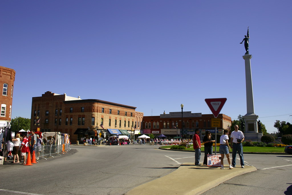 2007_Angola_063 Downtown Angola's traffic circle (or round… Flickr