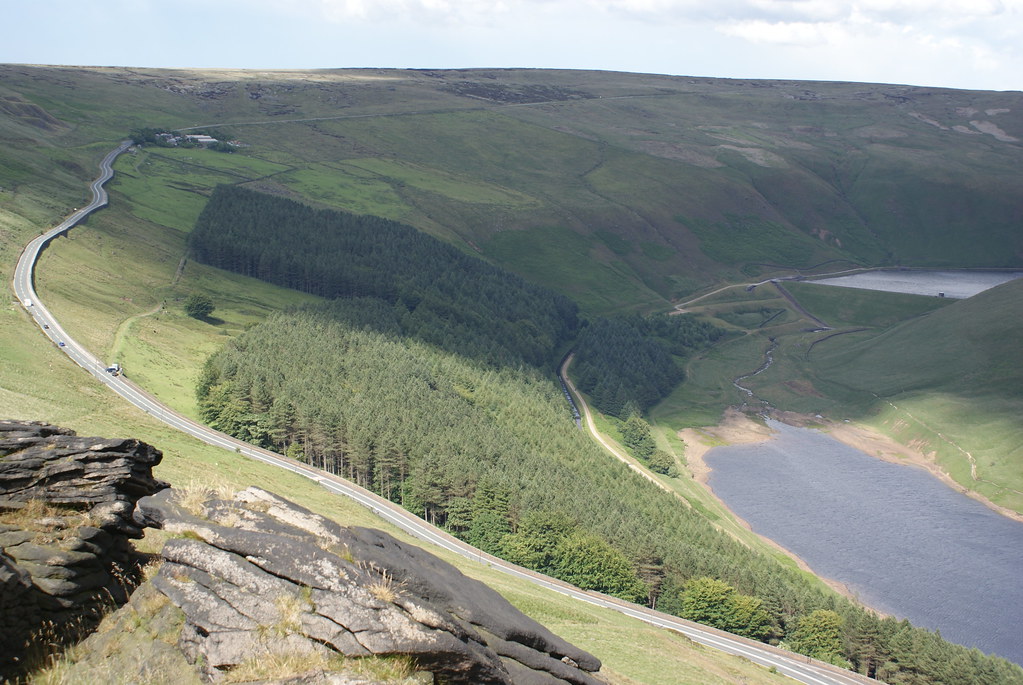 Holmfirth road Yeoman Hey & Greenfield resevoirs and Holmf… Flickr