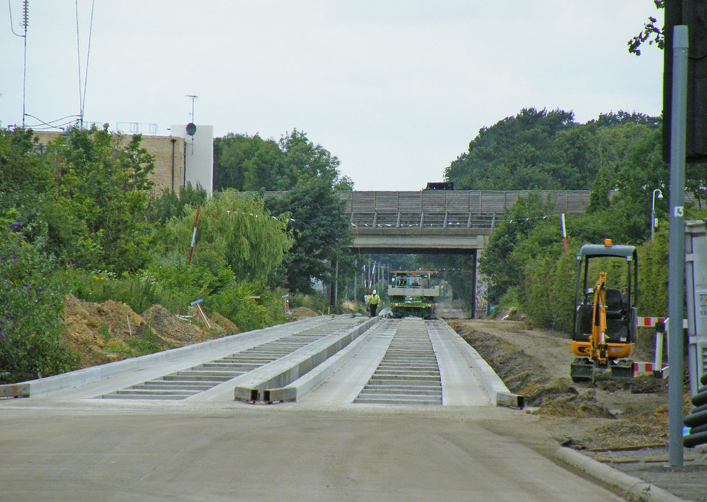 Kings Hedges Road Cambridge UK Guided bus route construct… Flickr