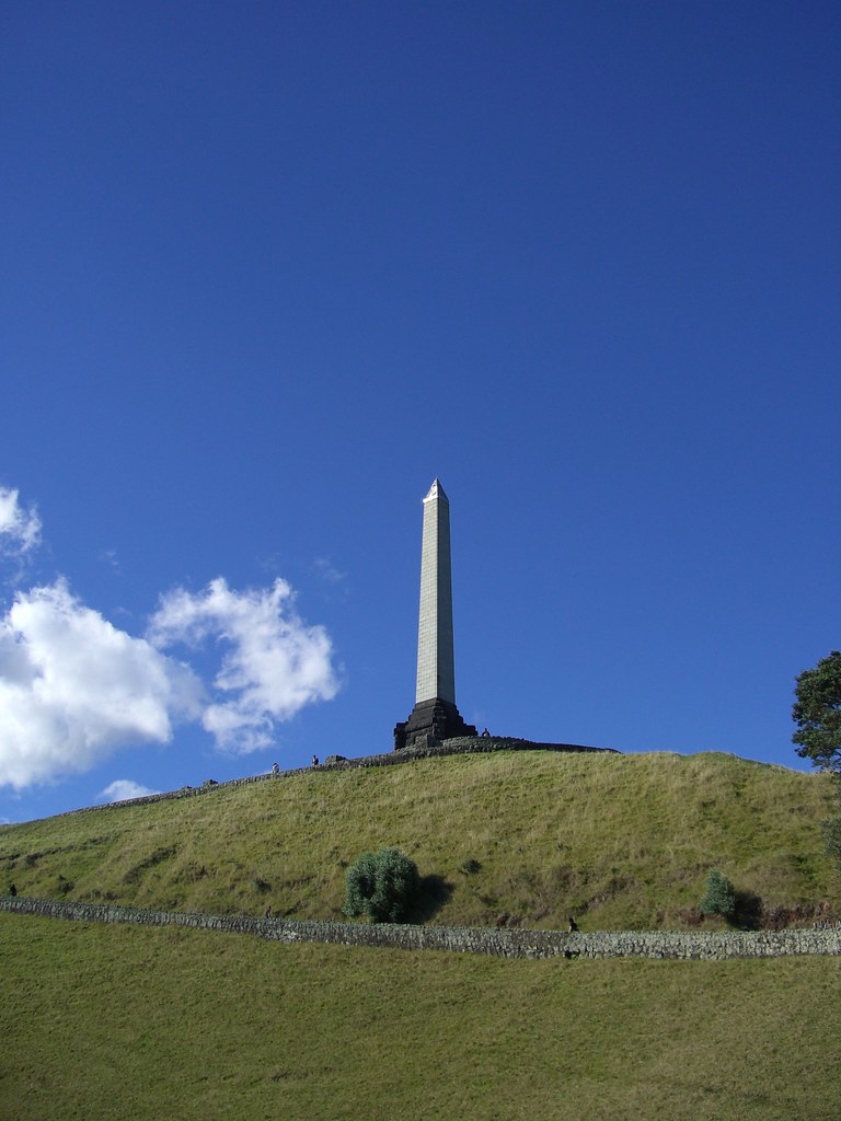 Momument on top of One Tree Hill Katie Flickr