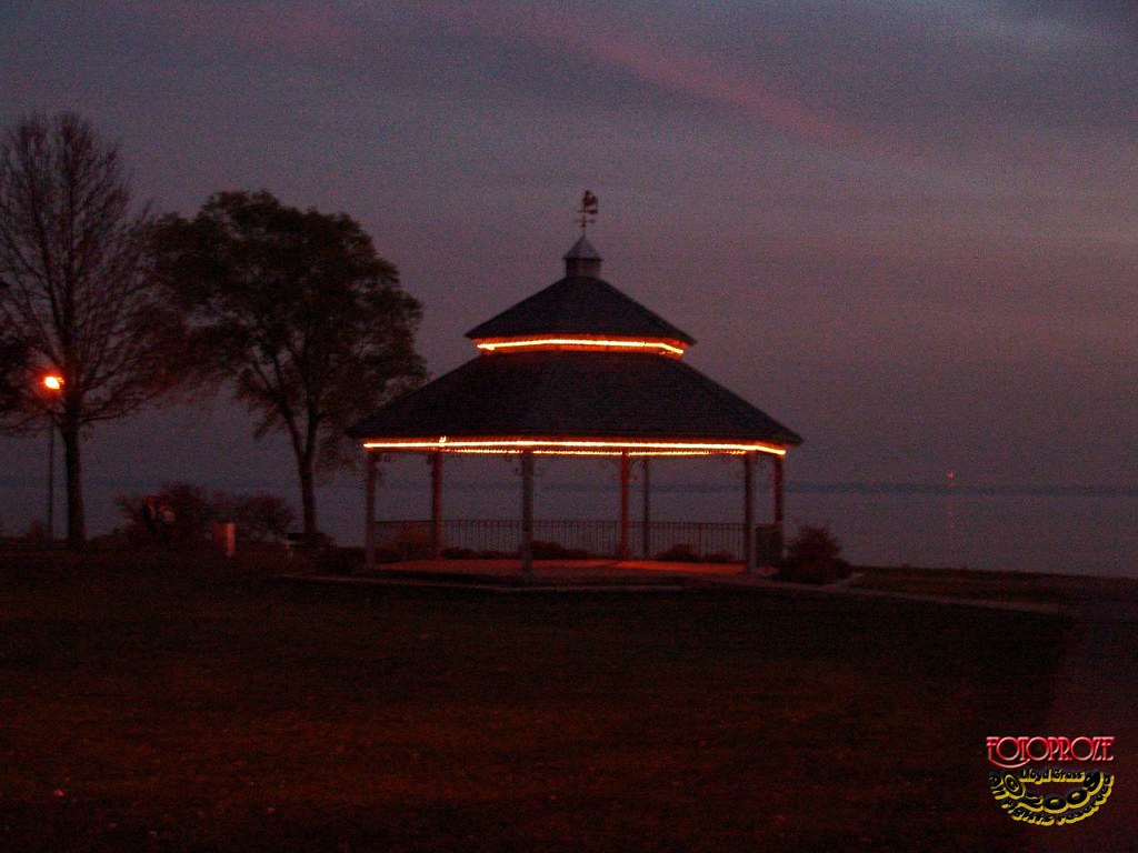 Bandstand Pine Beach Park Dorval LSG20081106 032 Flickr