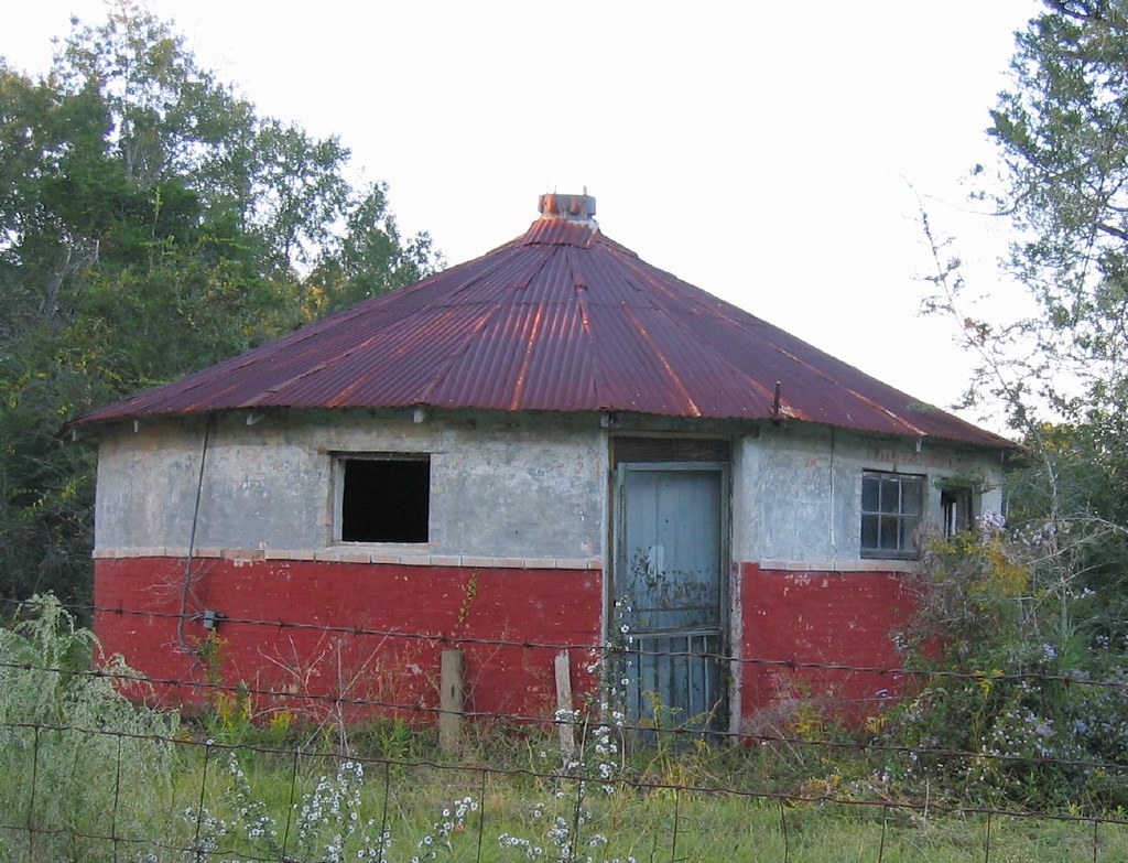 round house near Folsom, Louisiana a quaint little buildin… Flickr