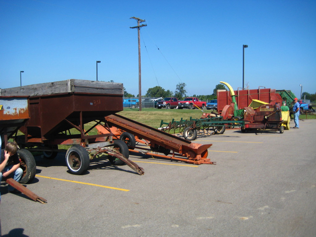 Crestview/Mapleton auction The annual Crestview/Mapleton F… Flickr